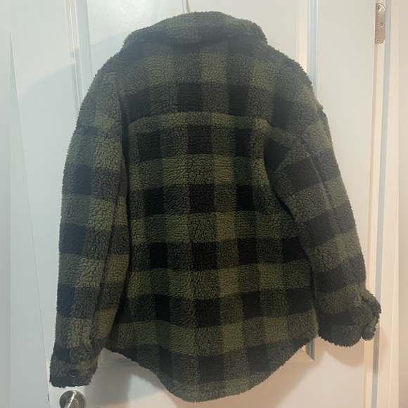 Lucky Brand Faux Fur Olive Green and Black Plaid Shacket Jacket Coat size S - Picture 3 of 8